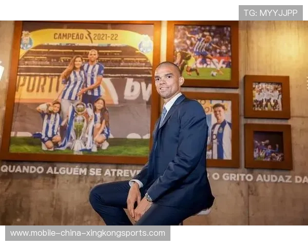 波尔图佩佩压上连线创造机会前锋门前补射入网：战术诗与商业机遇